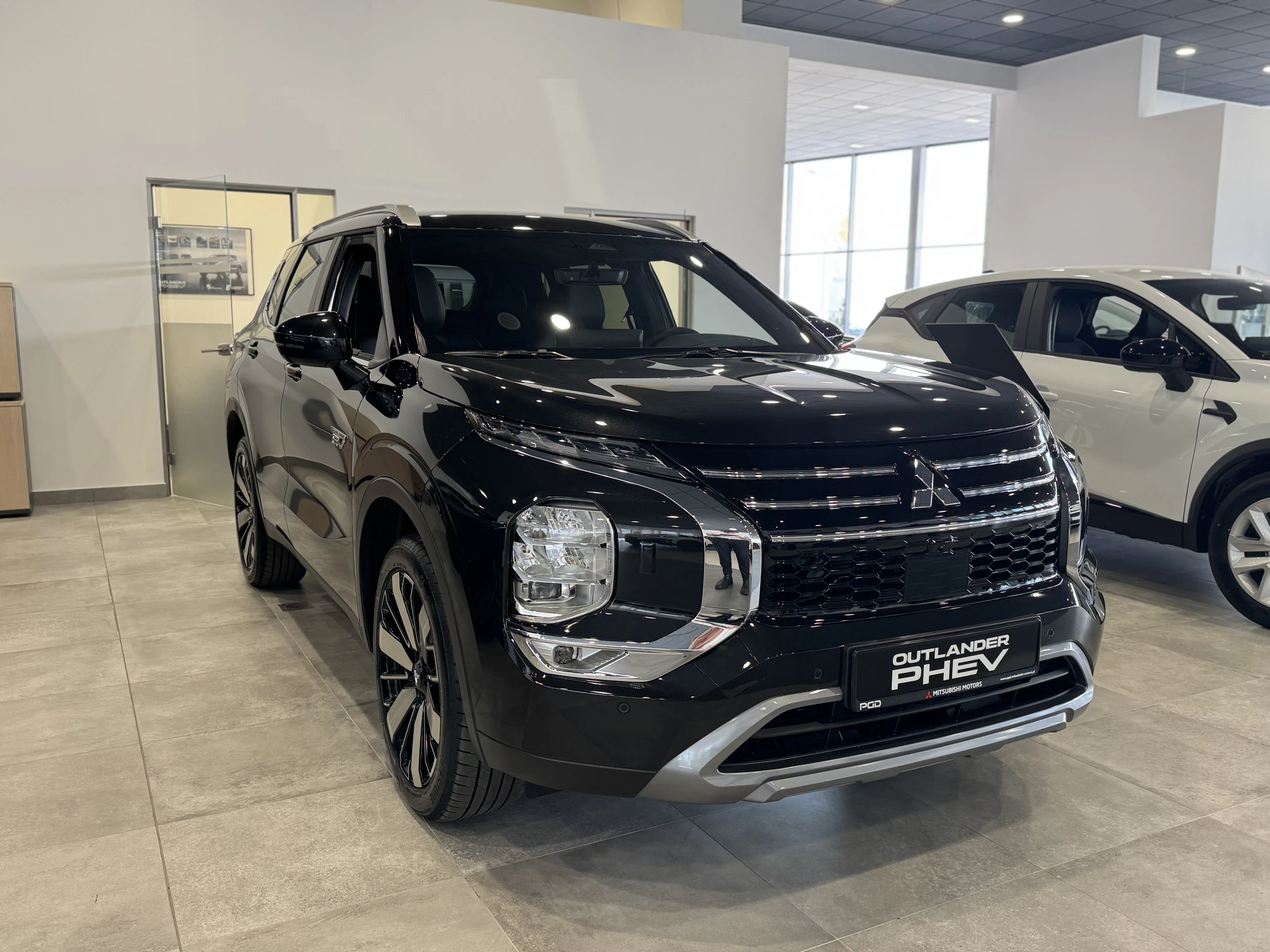 Outlander PHEV - Zdjęcie 2